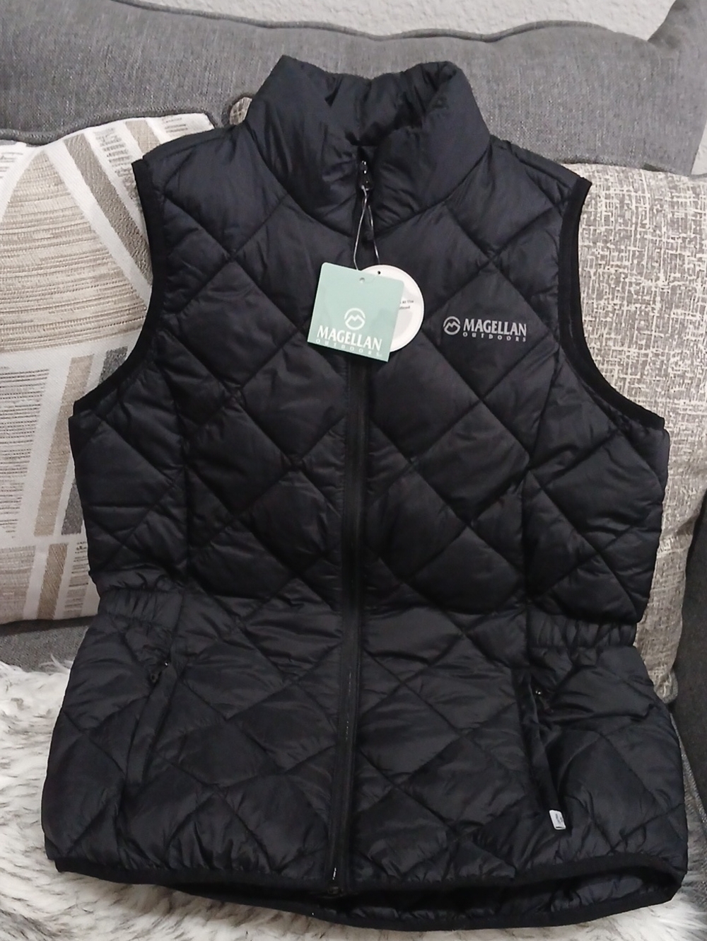 Magellan Outdoors Women's Black Quilted Puffer Vest